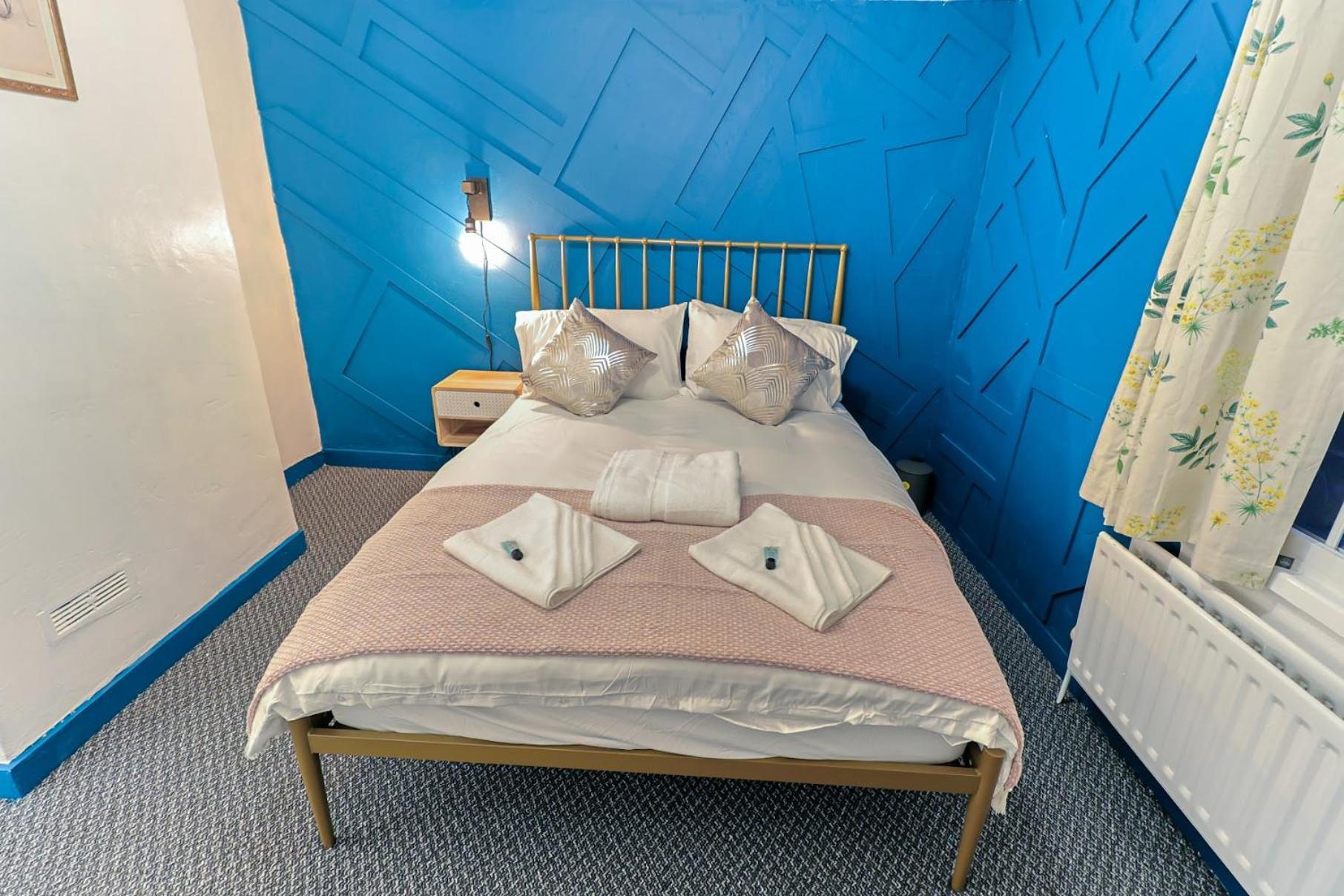 Bay Tree Cottage, Sleeps 7 Close To The Marina Burnham-on-Crouch Exterior photo