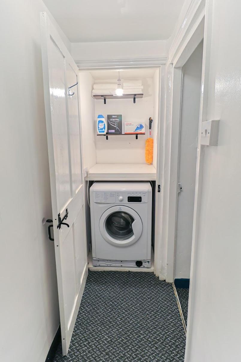 Bay Tree Cottage, Sleeps 7 Close To The Marina Burnham-on-Crouch Exterior photo