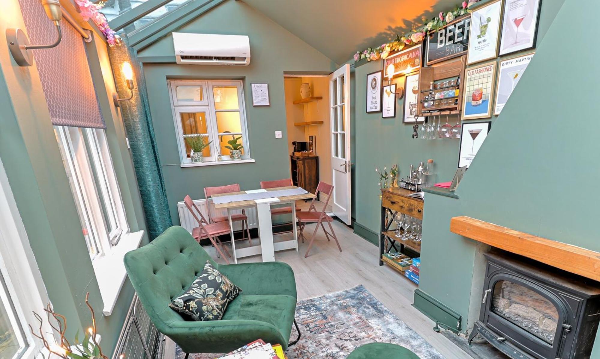Bay Tree Cottage, Sleeps 7 Close To The Marina Burnham-on-Crouch Exterior photo